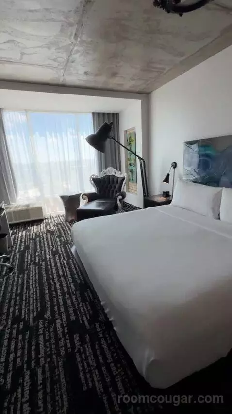 adventuringcam's review preview (Lorenzo Hotel Dallas, Tapestry Collection by Hilton)