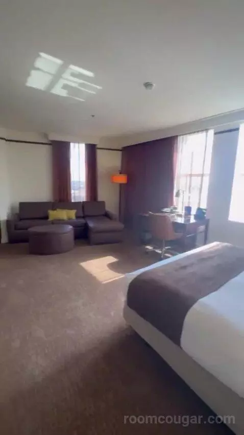 adventuringcam's review preview (The Emily Morgan Hotel - A DoubleTree by Hilton)