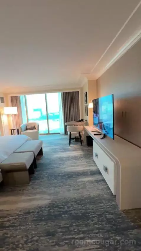 adventuringcam's review preview (Four Seasons Hotel Las Vegas)