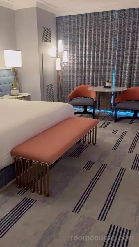 upupandourway's review preview (Fontainebleau Las Vegas)