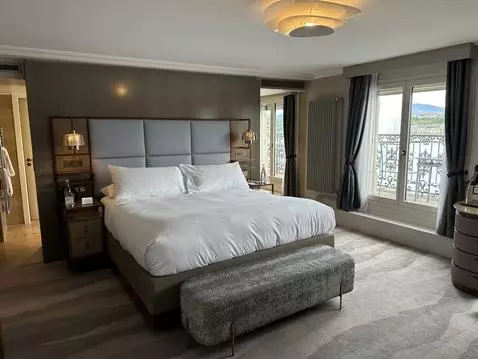 gogotravelwithjosh's review preview (The Ritz-Carlton Hotel de la Paix, Geneva)